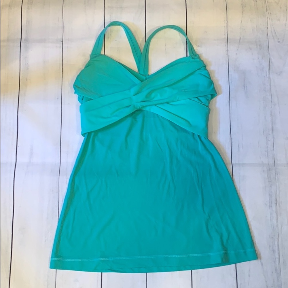 Lululemon tank with built in bra